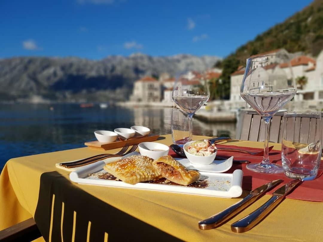 Apartmani Armonia Perast Eksteriør billede